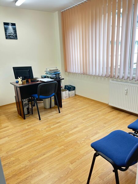 Sala Palatului, Calea Victoriei, 2 camere de inchiriat.