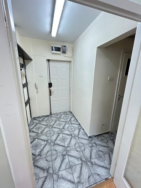 Sala Palatului, Calea Victoriei, 2 camere de inchiriat.